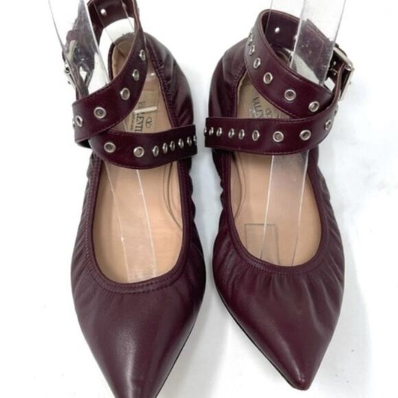 #132 VALENTINO GARAVANI Napa Love Latch Burgundy Leather Flats - Picture 2 of 9